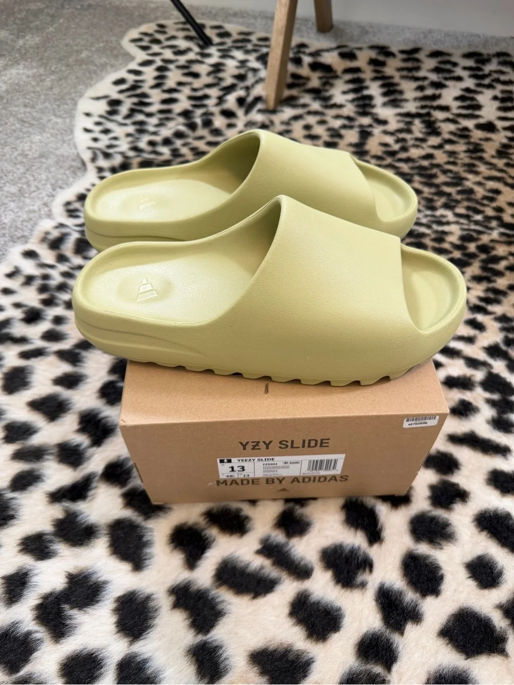 adidas YZY Light Olive Green Slide Sandals Men’s Sz 13